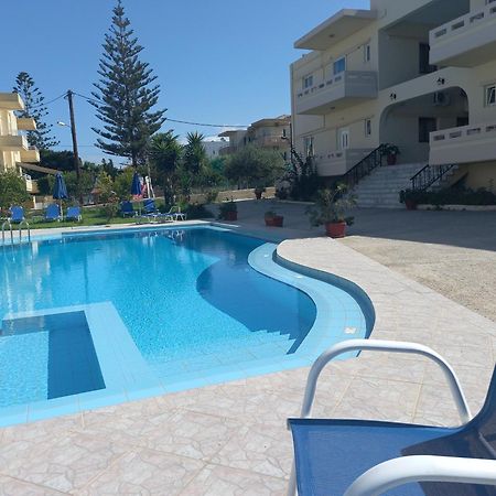Michalis Litinas Apartments Agia Marina Exteriör bild