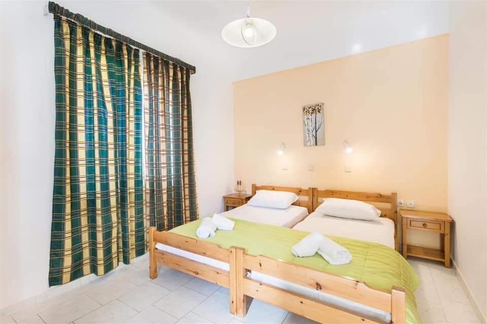 Michalis Litinas Apartments Agia Marina Exteriör bild