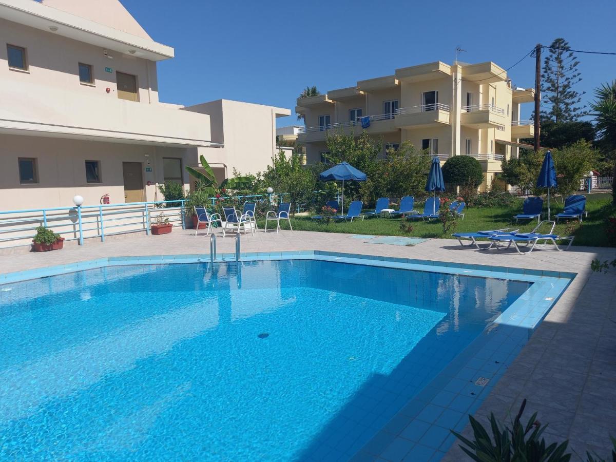 Michalis Litinas Apartments Agia Marina Exteriör bild
