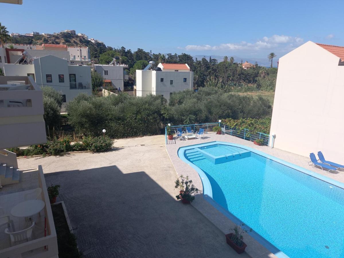 Michalis Litinas Apartments Agia Marina Exteriör bild