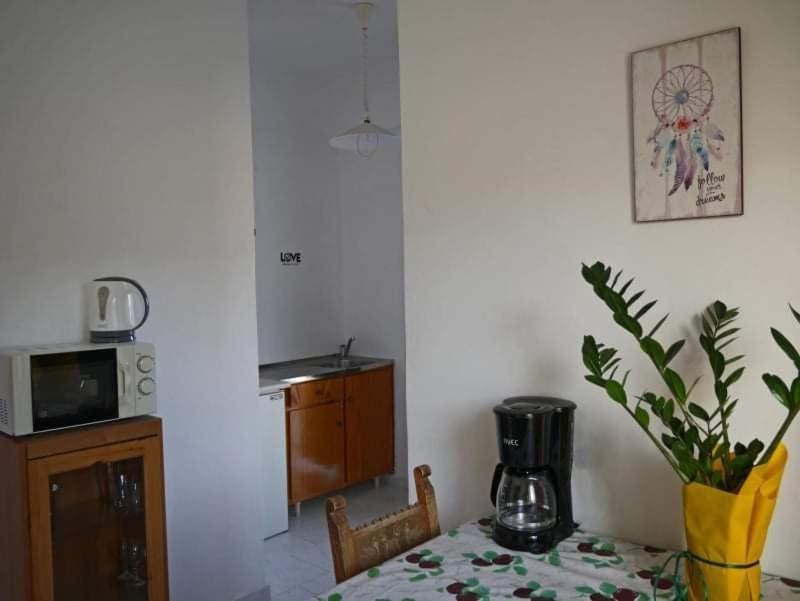 Michalis Litinas Apartments Agia Marina Exteriör bild