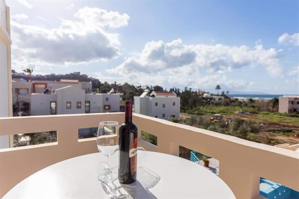 Michalis Litinas Apartments Agia Marina Exteriör bild